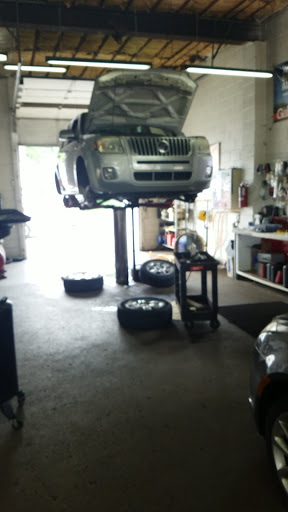 Auto Repair Shop «Hoosier Auto Repair», reviews and photos, 104 3rd St, Aurora, IN 47001, USA