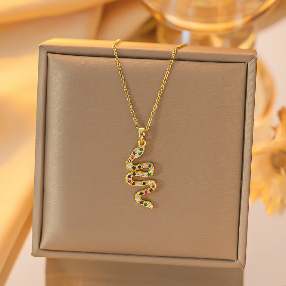 Elegante collar de serpiente con brillantes para mujer, cadena de clavícula creativa, ideal para suéteres de otoño e invierno, estilo único.
