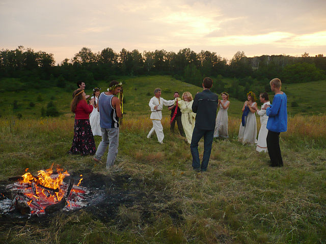 파일:external/upload.wikimedia.org/640px-Ivan_Kupala_Day_in_2011_06.jpg