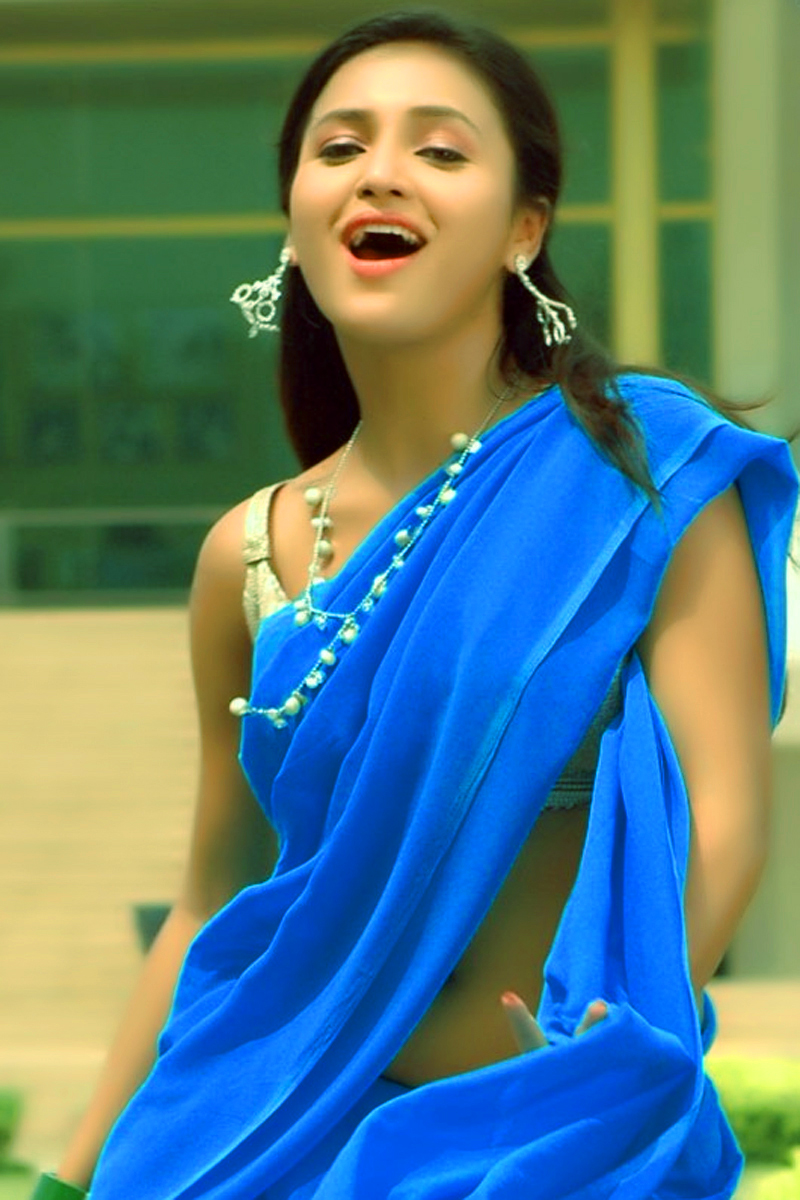 Actress Sarayu Latest Hot Photos in Blue Saree.