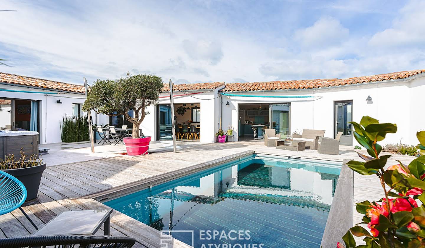 House with pool and terrace Sainte-Marie-de-Ré