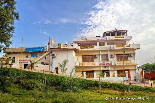 Hotel Krishna Cottage, Opp. Shiv Sagar Lake, Sevagram, Khajuraho, Madhya Pradesh 471606, India, Hotel, state MP