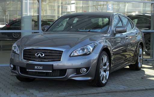 Infiniti M30d - Ignition Live