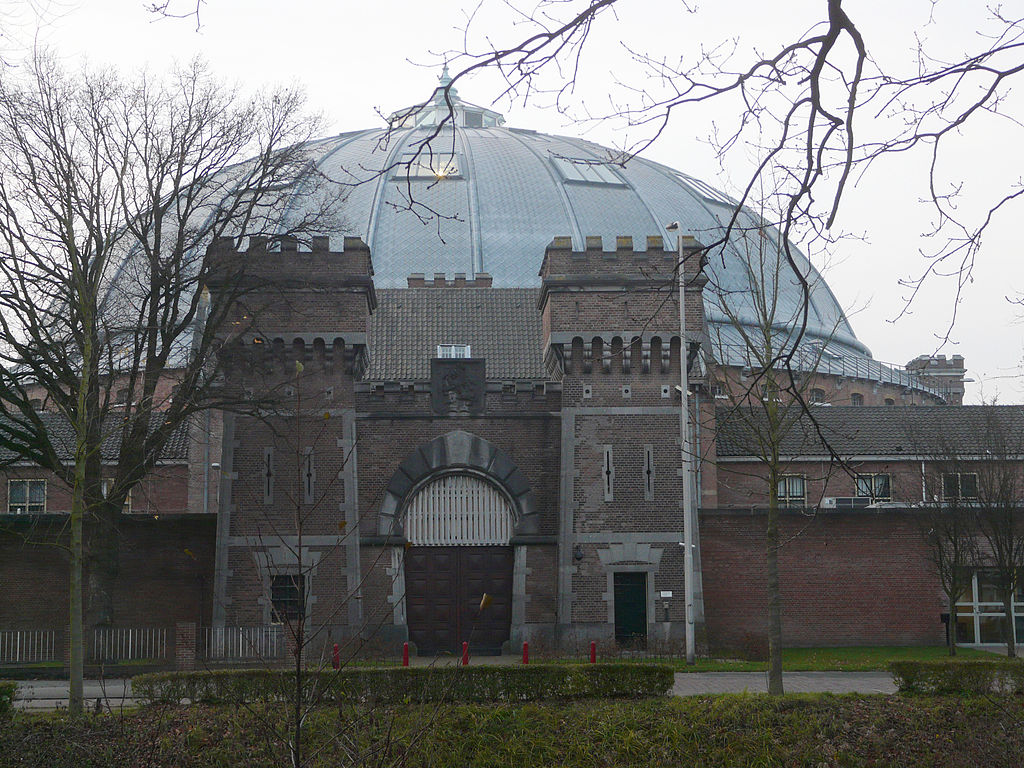 파일:external/upload.wikimedia.org/1024px-P1010275copyKoepelgevangenis_Breda.jpg