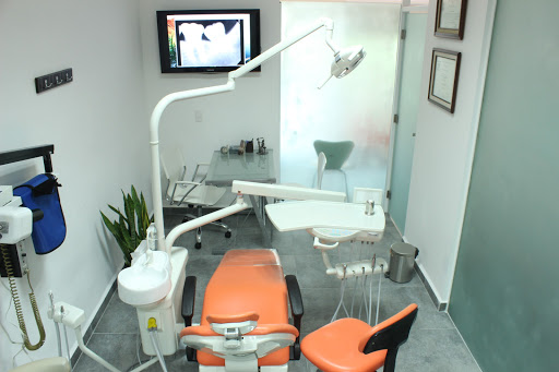 DENTALEC, 48335, Calle Popa SN Local 7B, Condominios Marina del Rey, Marina Vallarta, 48335 Puerto Vallarta, Jal., México, Dentista cosmético | JAL