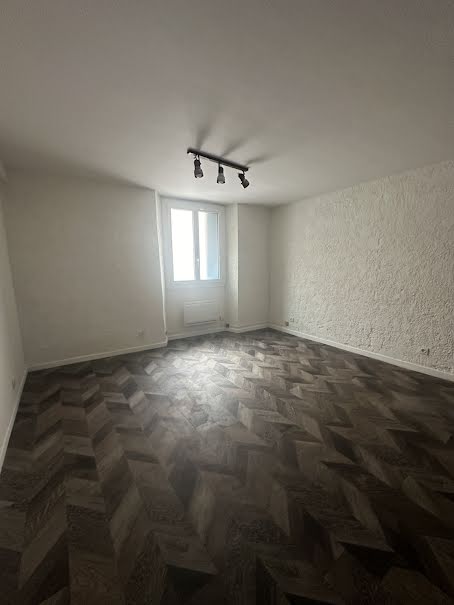 Location  appartement 1 pièce 31 m² à La Farlède (83210), 460 €