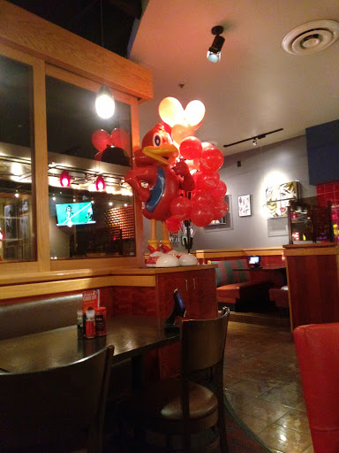 Hamburger Restaurant «Red Robin Gourmet Burgers», reviews and photos, 9965 N Michigan Rd, Carmel, IN 46032, USA