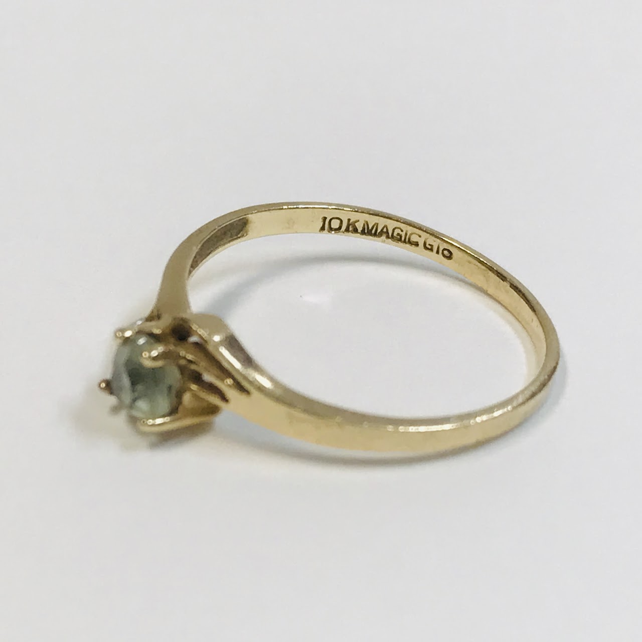 10K Gold and Clear Stone Magic Ring