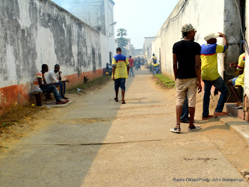 40 JEUNES ACTIVISTES SENEGALAIS, BURKINABES ET CONGOLAIS PLUS DES JOURANLISTES, MUSICIENS ET MEME UN DIPLOMATE ARRETES A KINSHASA APRES UNE CONFERENCE DE PRESSE DE LANCEMENT DU MOUVEMENT CITOYEN « FILIMBI » ( sifflet) / MISES A JOUR  - Page 2 DSC_5897