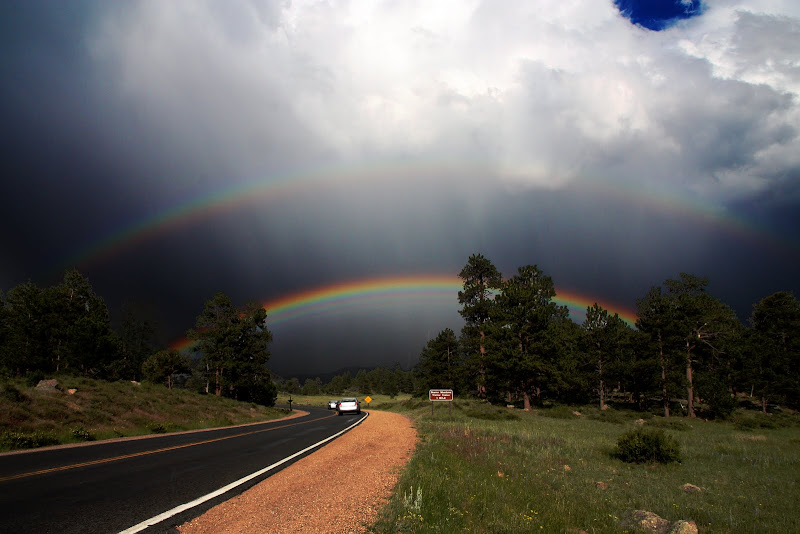 IMAGE: https://lh3.googleusercontent.com/-2Wm9G2Zedss/TijvDyQLwOI/AAAAAAAACek/SdBd4CUaAzA/s800/IMG_8489-rainbow-02B.JPG