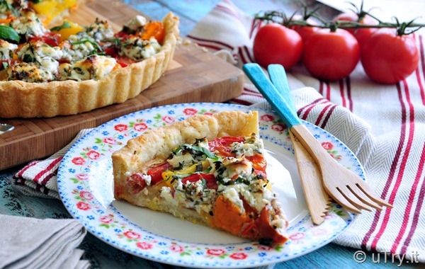 Elegant and gorgeous brunch idea!  How to Make Easy French Tomato Tart 簡易法式蕃茄撻, a perfect way to use up the tomatoes in the garden!   http://uTry.it