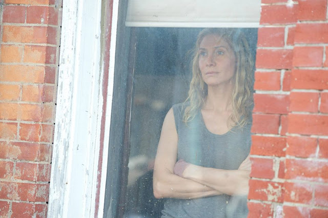 Elizabeth Mitchell Profile Dp Pics