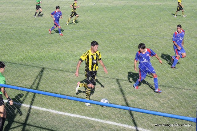 Guarani vs. Independiente - Foto de Archivo