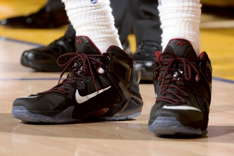 NIKE LEBRON – LeBron James Shoes » James Goes Back to LeBron 12 Elite