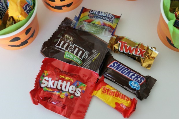 [halloween-candies-at-walmart3.jpg]