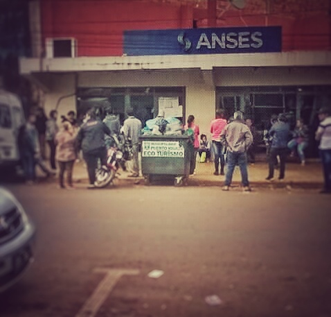 Denigrante espera para tramites de la ANSES en Iguazu