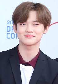 Zhong Chenle Net Worth, Age, Wiki, Biography, Height, Dating, Family, Career