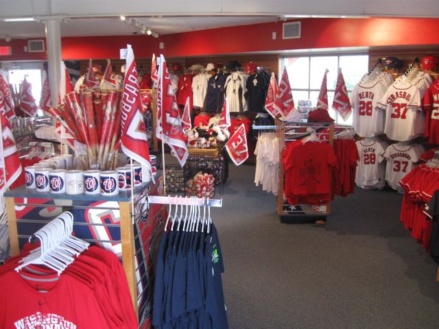 washington nationals team store address