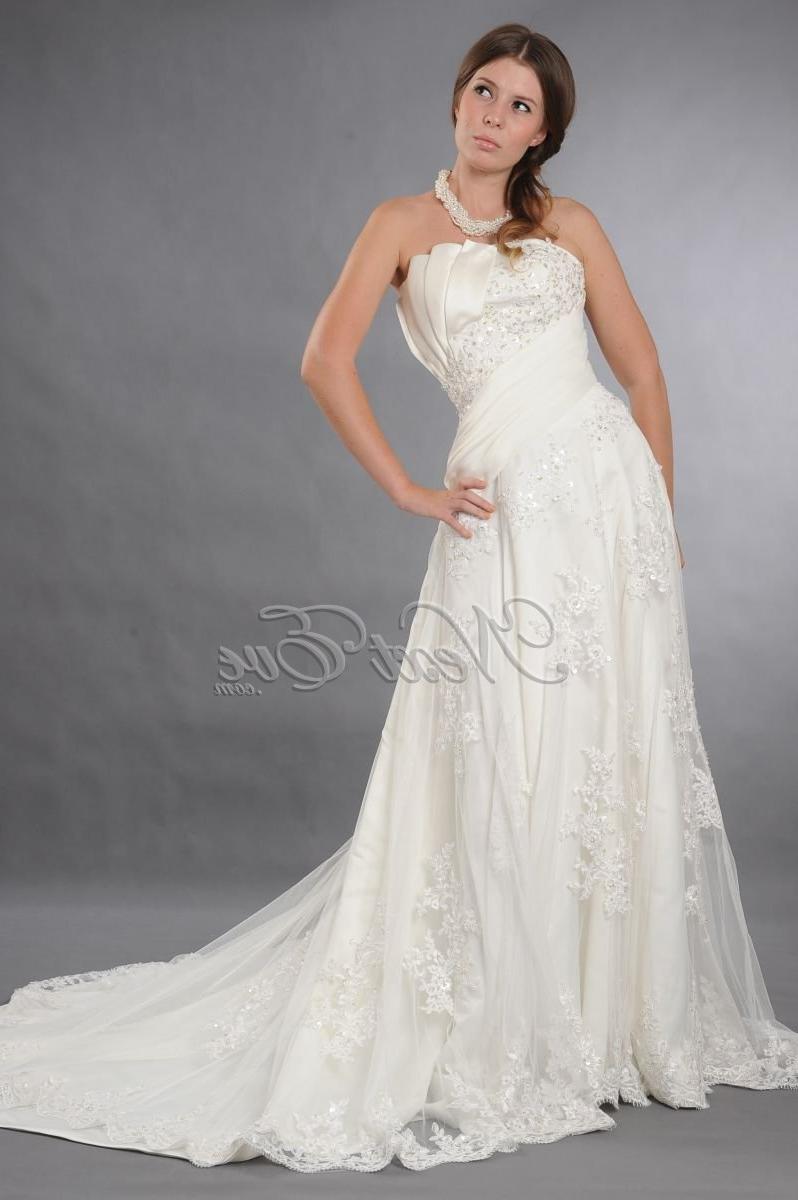 Beautiful Lace and Satin Strapless Wedding Gown