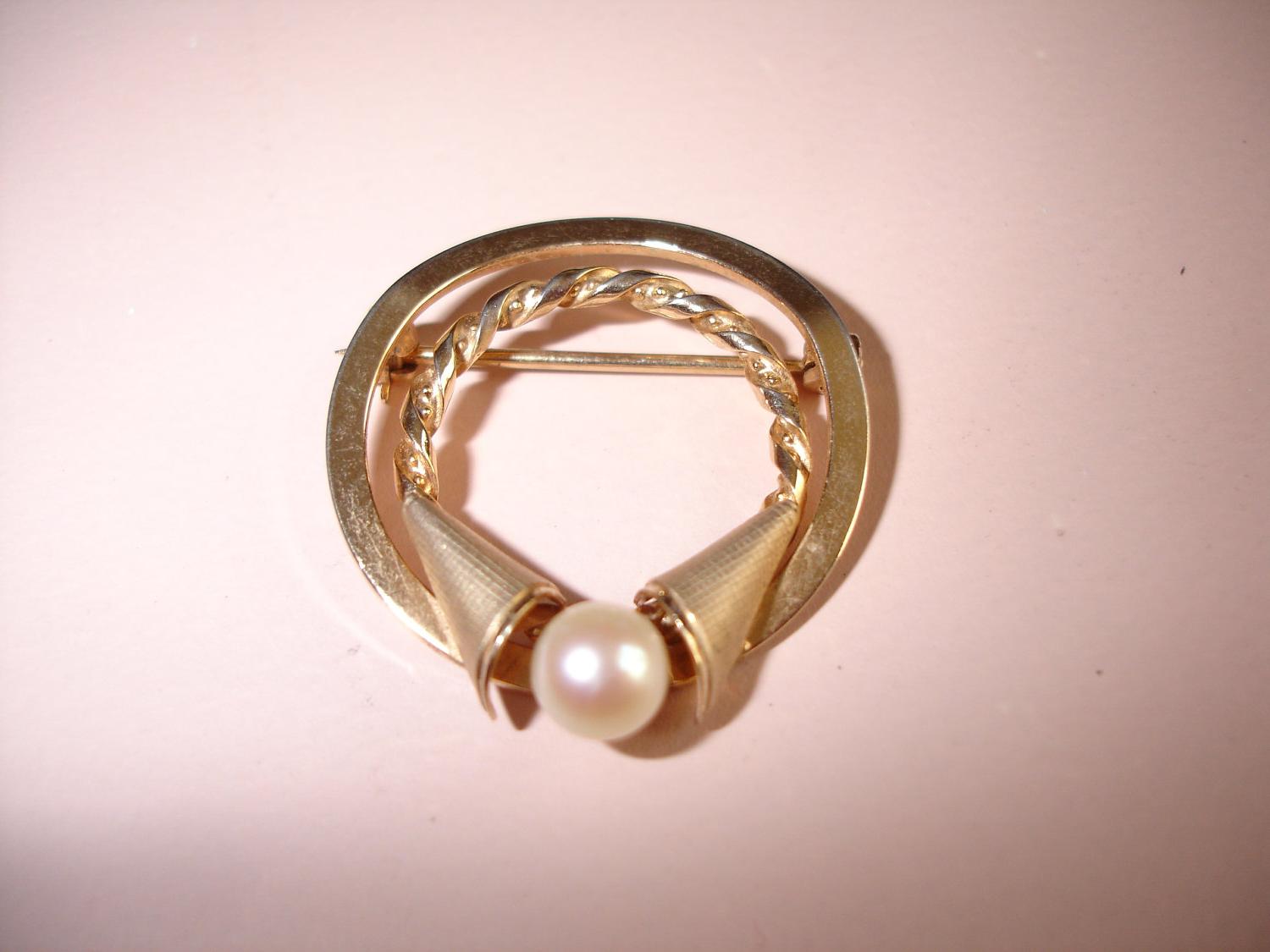 1950s Cultured Pearl Circle