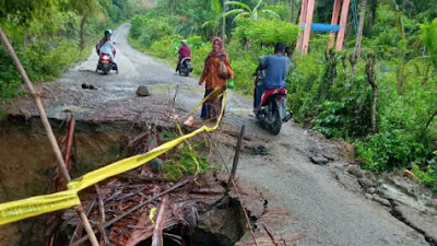 Longsor Isolir Tujuh Desa di Pijay