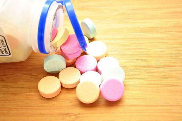 Paracetamolo e ibuprofene sono entrambi analgesici (combattono il dolore) ma non sono uguali: le differenze da sapere