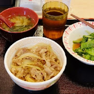 すき家SUKIYA日本平價牛丼