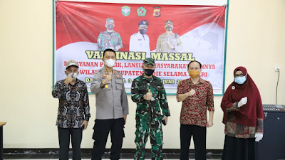 Dandim 0102/Pidie bersama Kapolres Pidie Tinjau Pelaksanaan Vaksinasi Massal untuk Wilayah Pidie