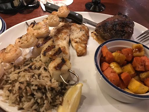 Seafood Restaurant «Red Lobster», reviews and photos, 928 W Huntington Dr, Monrovia, CA 91016, USA