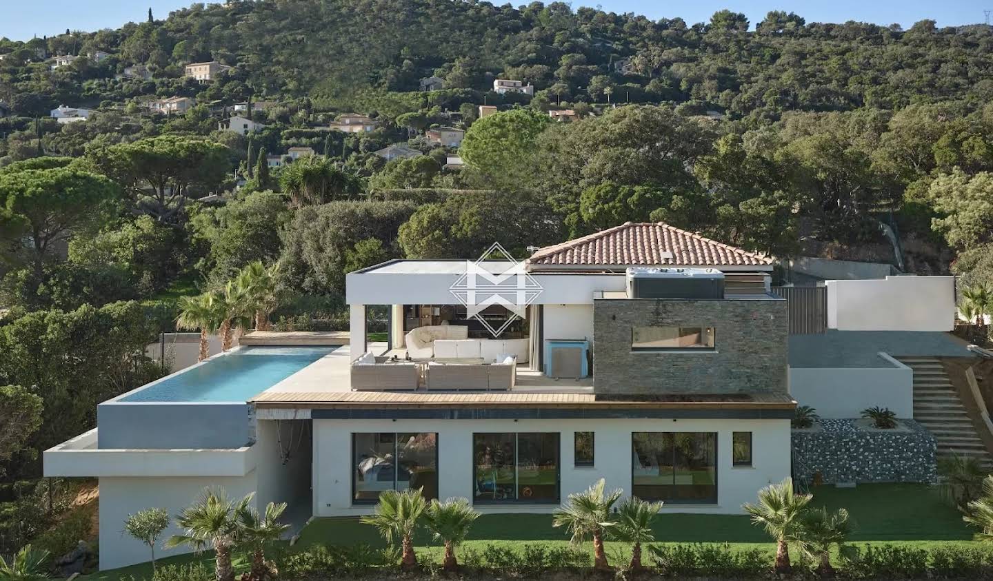 Villa with pool Cavalaire-sur-Mer