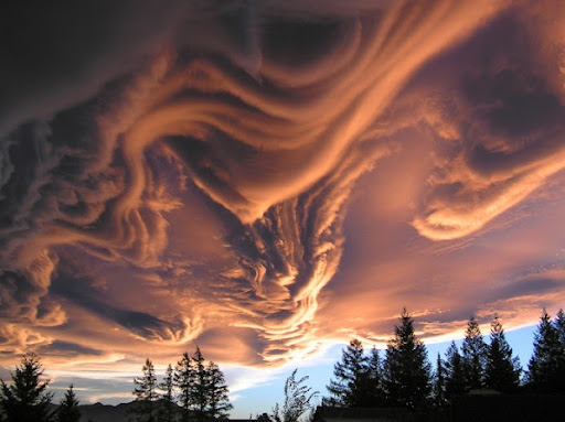 20+ Stunning & Fascinating Cloud Formations_04 @ GenCept