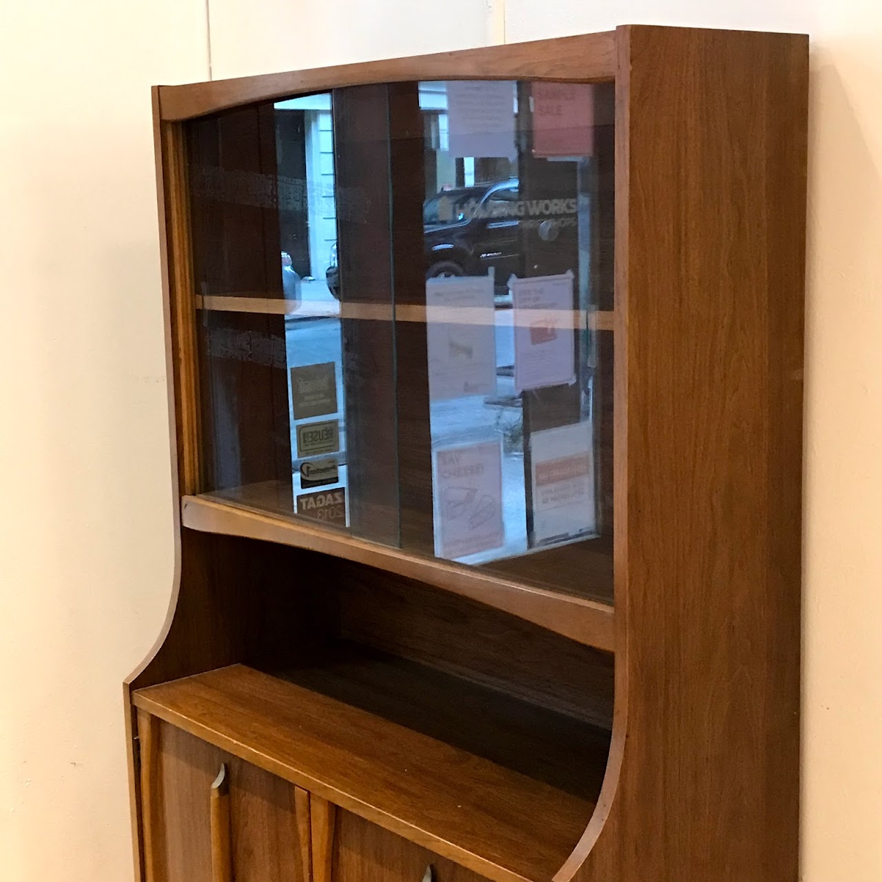 Kroehler Mid-Century Dining Room Hutch