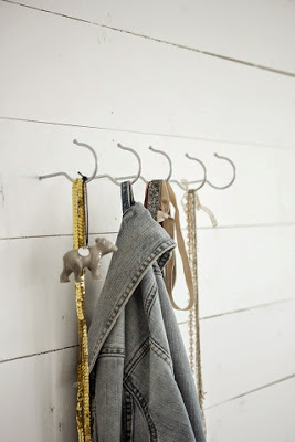 useful coat hangers