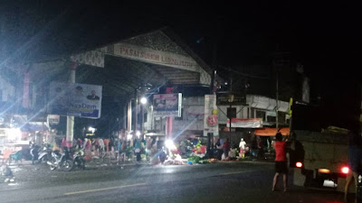 Suasana Pasar Suboh Lueng Putu