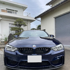 M4 クーペ F82