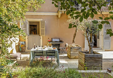 Villa en bord de mer avec jardin 2