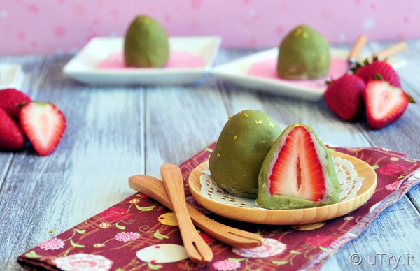 Strawberry Matcha Daifuku Mochi 草莓抹茶大福   http://uTry.it