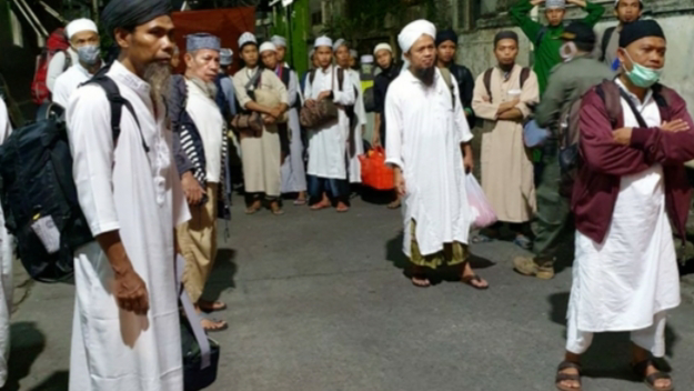 Jalani Karantina, 183 Jemaah Masjid Kebun Jeruk Dipindah ke Wisma Atlet.