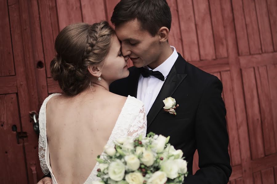 Fotógrafo de casamento Irina Vinichenko (irenvini). Foto de 9 de outubro 2016