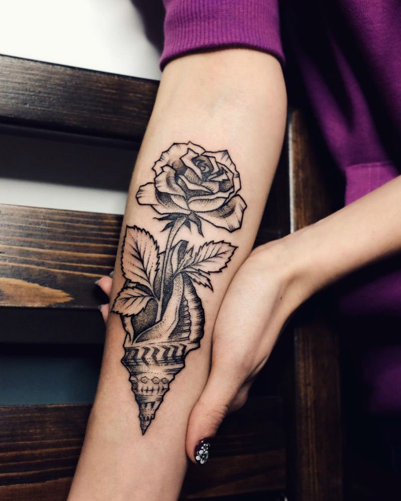 Simple and elegant tattoo artist from Moscow - Fashion 2D