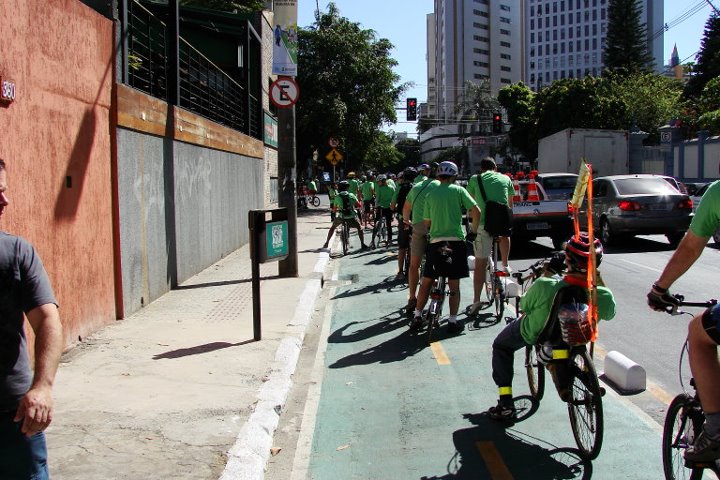 inauguração de ciclovia em Belo Horizonte 321590_194263037307676_100001719421775_449251_8269604_n