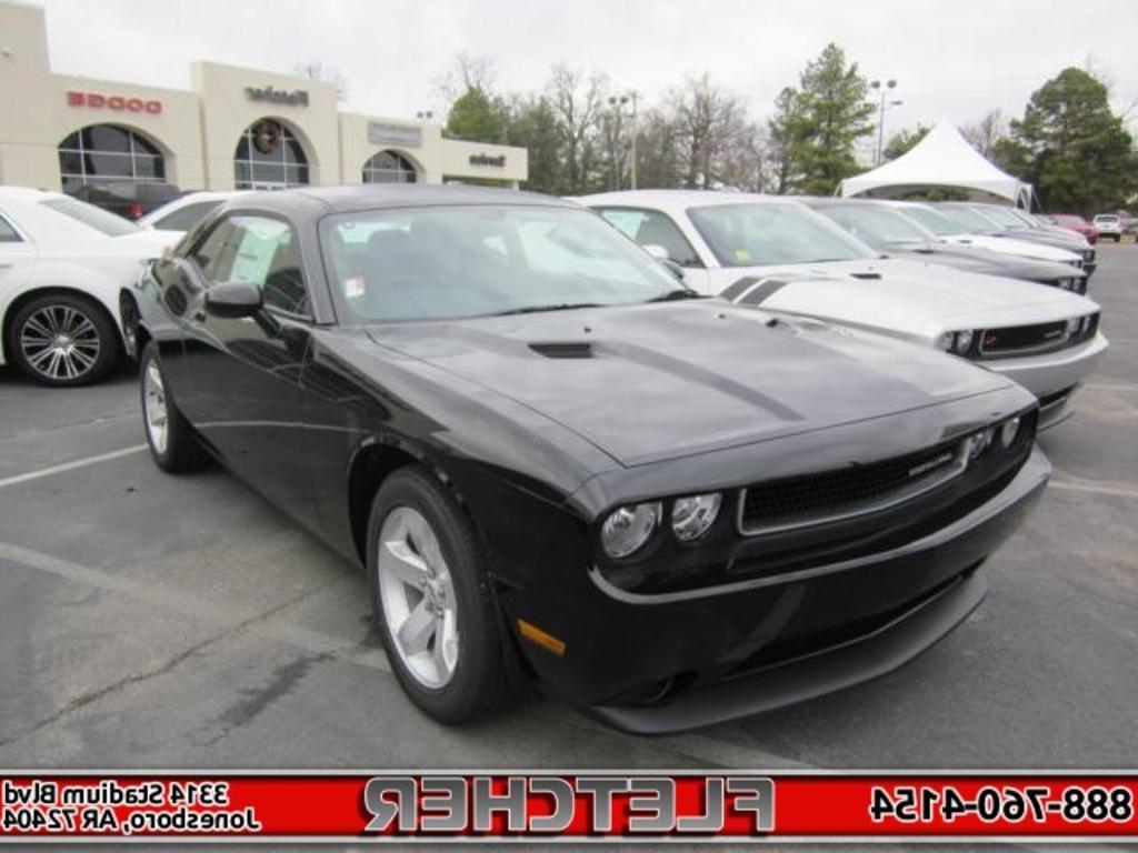 2012 Dodge Challenger 4 Photos