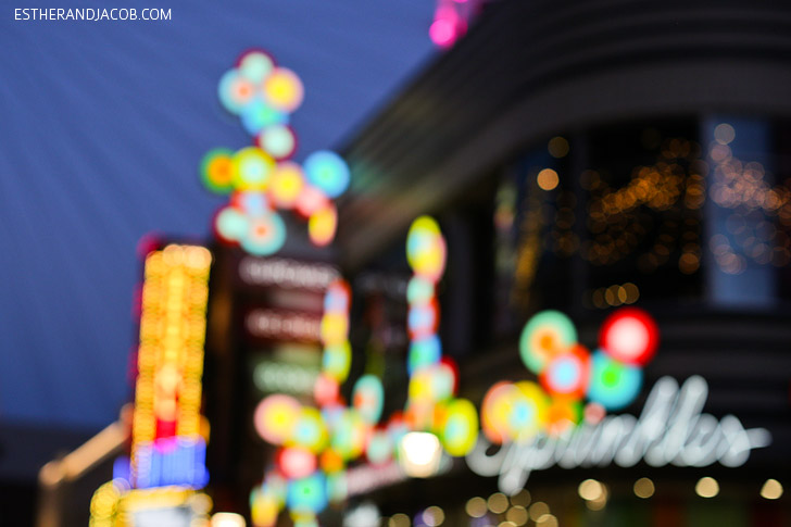 Sprinkles Cupcakes Las Vegas with their 24 hour Sprinkles Cupcake ATM!