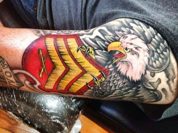 o_sargento_guia_careca_tatuagem o_sargento_guia_careca_tatuagem