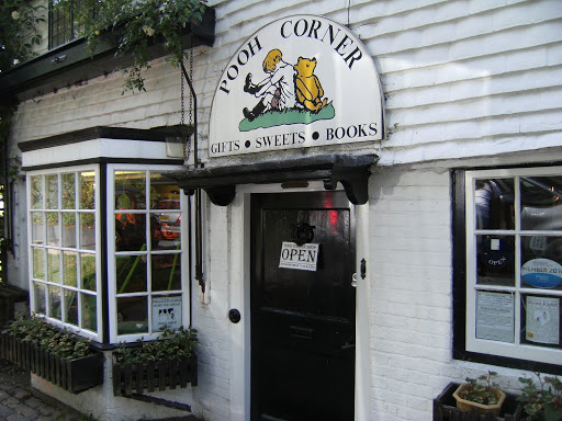 1006120065 Pooh Corner, Hartfield