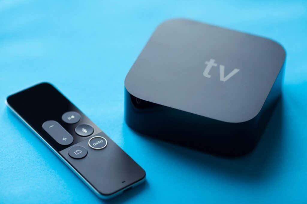 Apple TV и пульт дистанционного управления