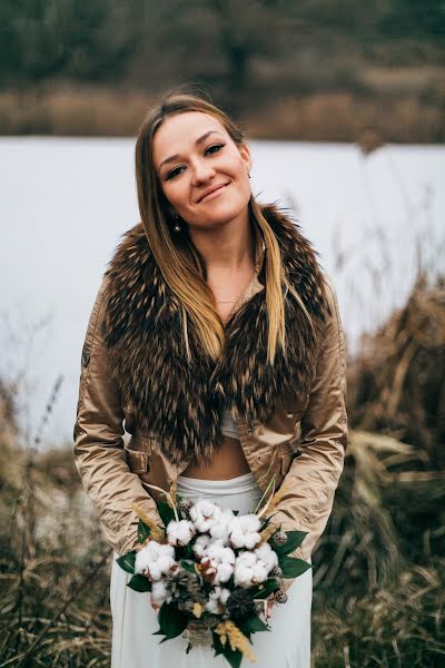 Fotógrafo de casamento Yana Chernika (chernika5757). Foto de 14 de outubro 2019