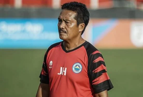 Pelatih Sulut United Jaya Hartono. (Foto istimewa)