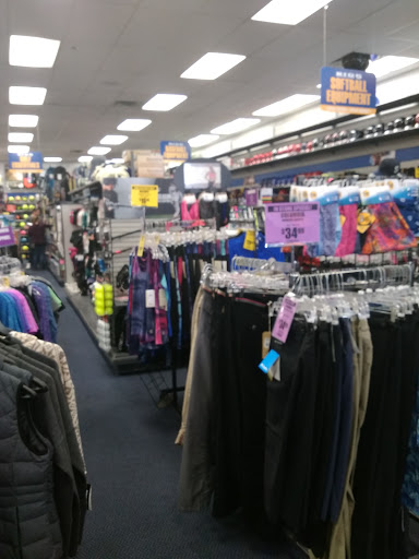 Sporting Goods Store «Big 5 Sporting Goods - Olympia», reviews and photos, 909 Cooper Point Rd SW, Olympia, WA 98502, USA