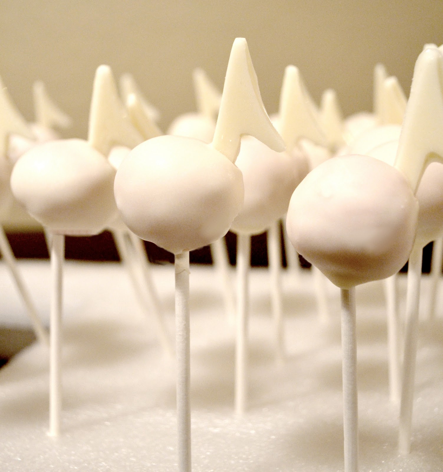 The Sew*er, The Caker, The CopyCat Maker: Baby Bottle Cake Pops